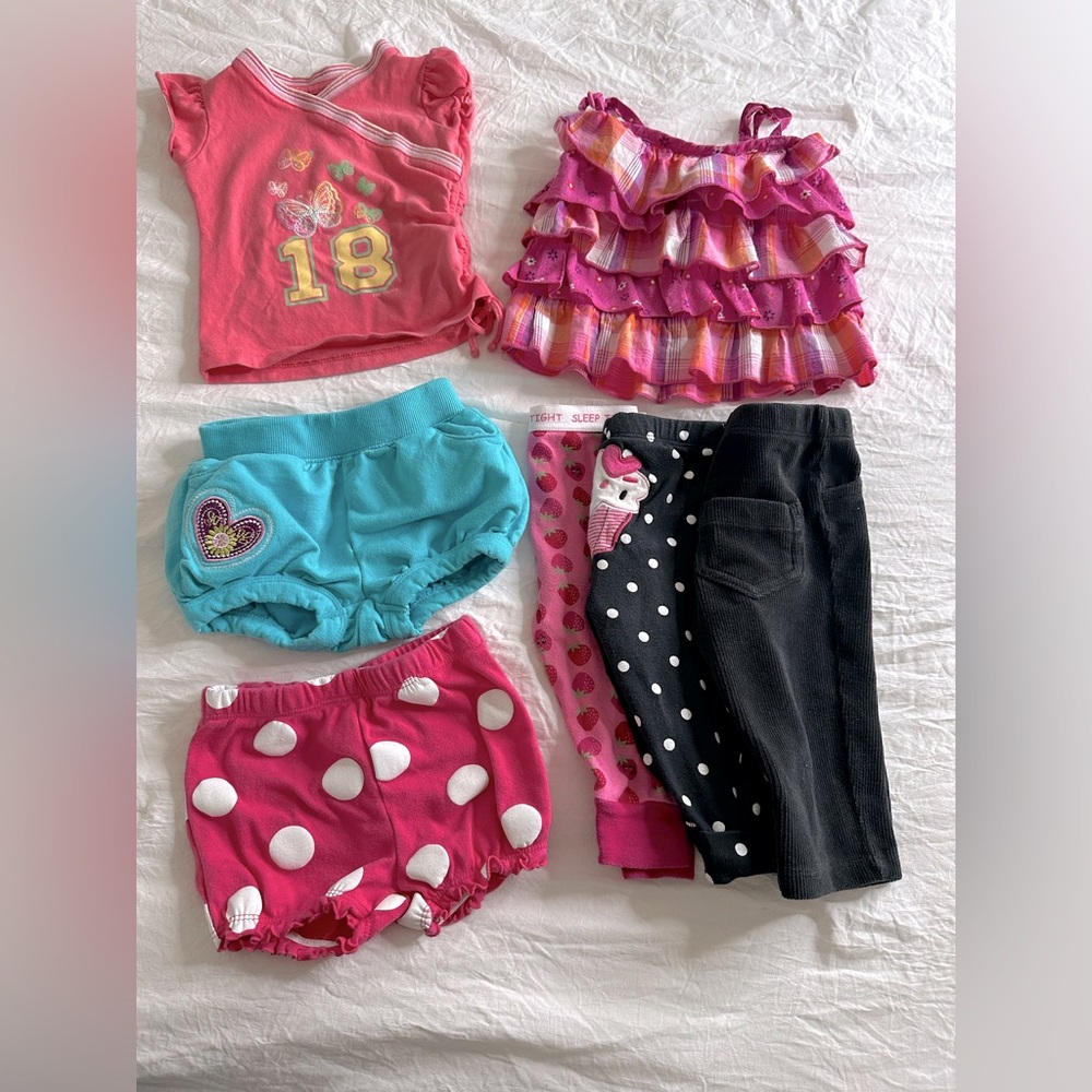 Bundle of baby clothes size 6-9months